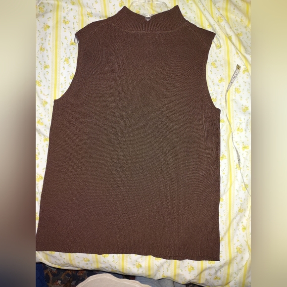 Dressbarn NWT Mock Turtleneck Sleeveless Ribbed Knit Shell, Cocoa Brown 18-20/2X - Picture 4 of 8